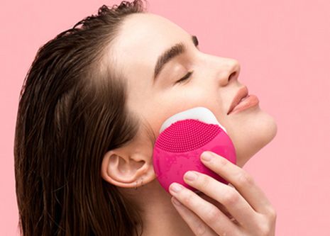 Perie electrică de curățare a feței cu 5 moduri de masaj prin vibrații